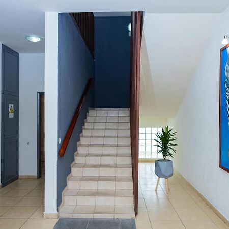 Hotel Hibiscus Blvd Triomphal Либревил Екстериор снимка